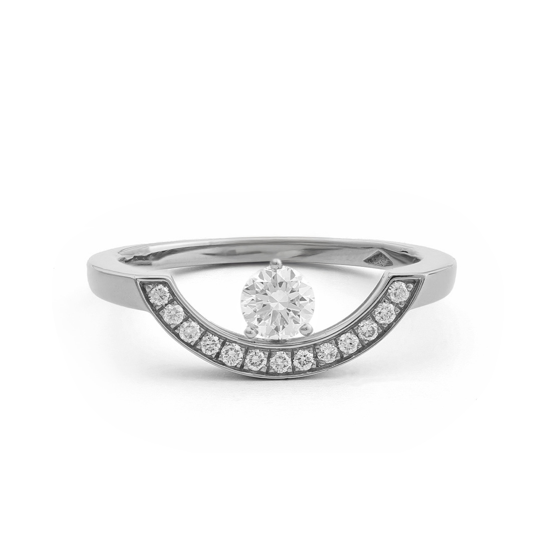 Bague_Intrepide_grand_arc_0.25ct_pavee_-_Or_blanc_18k_-_diamant_ethique_-_Loyale_Paris