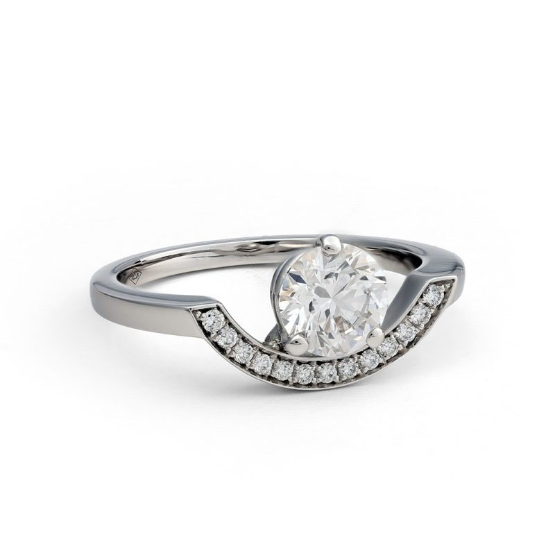 Bague_Intrepide_grand_arc_1ct_pavee_-_Or_blanc_18k_-_diamant_ethique_-_Loyale_Paris
